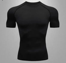 Carregar imagem no visualizador da galeria, Descubra a revolucionária Rash Guard OlimpoFit, mais que uma camiseta de compressão, uma verdadeira armadura para atletas. Suporte anatômico, respirabilidade excepcional e compressão ideal para desafiar seus limites. Ideal para corrida, academia, Jiu-Jitsu e mais. Eleve seu desempenho com a Rash Guard OlimpoFit. Desafie-se, supere barreiras e alcance seus objetivos com confiança. OlimpoFit - Fortalecendo Seu Poder, Definindo Seu Estilo.