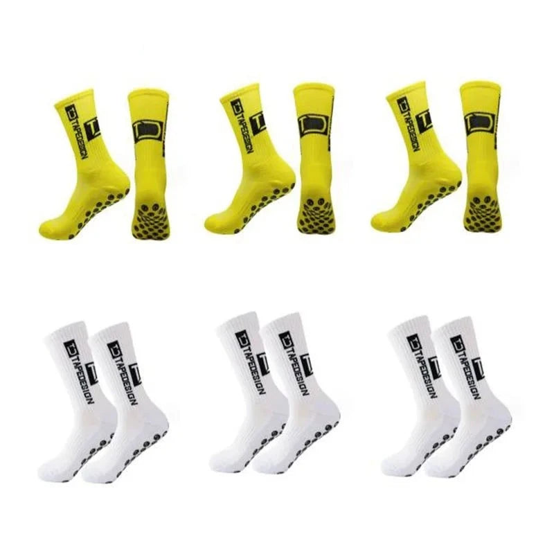 Experimente o máximo conforto e performance com o Kit de Meias Esportivas Antiderrapantes. Feitas com materiais de alta qualidade, essas meias garantem durabilidade, conforto e segurança durante seus treinos e atividades esportivas. Aproveite!