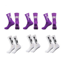 Carregar imagem no visualizador da galeria, Experimente o máximo conforto e performance com o Kit de Meias Esportivas Antiderrapantes. Feitas com materiais de alta qualidade, essas meias garantem durabilidade, conforto e segurança durante seus treinos e atividades esportivas. Aproveite!