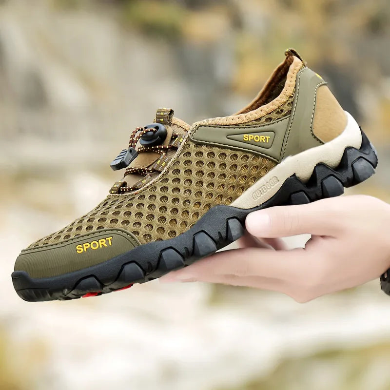 Explore a natureza com o Tenis Sport Outdoor. Leve, antiderrapante, com solado de borracha e design moderno. Aventura e conforto em cada passo. Ideal para caminhadas, corridas e atividades ao ar livre.