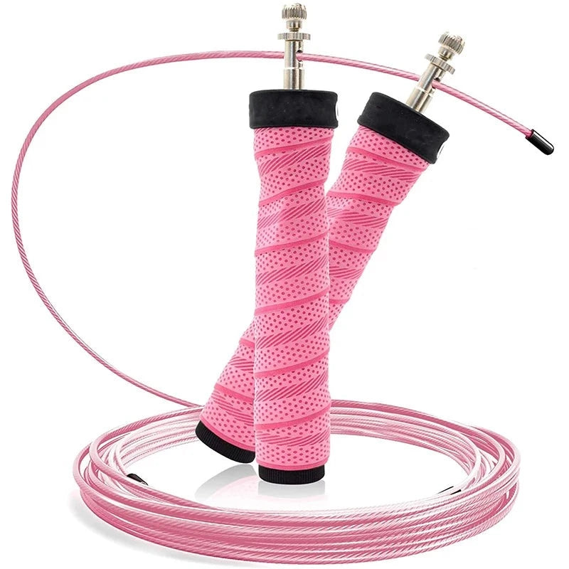 Eleva seu treino com a SpeedRope profissional OlimpoFit. Rolamentos de esferas, ajustável, antiderrapante. Acelere seus resultados com este equipamento versátil de fitness. Compre agora!