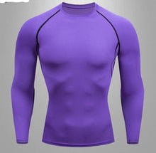 Carregar imagem no visualizador da galeria, Descubra a revolucionária Rash Guard OlimpoFit, mais que uma camiseta de compressão, uma verdadeira armadura para atletas. Suporte anatômico, respirabilidade excepcional e compressão ideal para desafiar seus limites. Ideal para corrida, academia, Jiu-Jitsu e mais. Eleve seu desempenho com a Rash Guard OlimpoFit. Desafie-se, supere barreiras e alcance seus objetivos com confiança. OlimpoFit - Fortalecendo Seu Poder, Definindo Seu Estilo.
