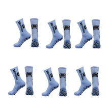 Carregar imagem no visualizador da galeria, Experimente o máximo conforto e performance com o Kit de Meias Esportivas Antiderrapantes. Feitas com materiais de alta qualidade, essas meias garantem durabilidade, conforto e segurança durante seus treinos e atividades esportivas. Aproveite!
