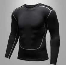 Carregar imagem no visualizador da galeria, Descubra a revolucionária Rash Guard OlimpoFit, mais que uma camiseta de compressão, uma verdadeira armadura para atletas. Suporte anatômico, respirabilidade excepcional e compressão ideal para desafiar seus limites. Ideal para corrida, academia, Jiu-Jitsu e mais. Eleve seu desempenho com a Rash Guard OlimpoFit. Desafie-se, supere barreiras e alcance seus objetivos com confiança. OlimpoFit - Fortalecendo Seu Poder, Definindo Seu Estilo.
