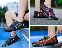 Carregar imagem no visualizador da galeria, Descubra os Tênis Aquáticos Respiráveis Quick Dry, ideais para Natação e Praia. Leves, Confortáveis e Duráveis, são perfeitos para seus momentos de lazer no verão. Compre já!
