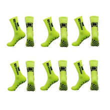 Carregar imagem no visualizador da galeria, Experimente o máximo conforto e performance com o Kit de Meias Esportivas Antiderrapantes. Feitas com materiais de alta qualidade, essas meias garantem durabilidade, conforto e segurança durante seus treinos e atividades esportivas. Aproveite!
