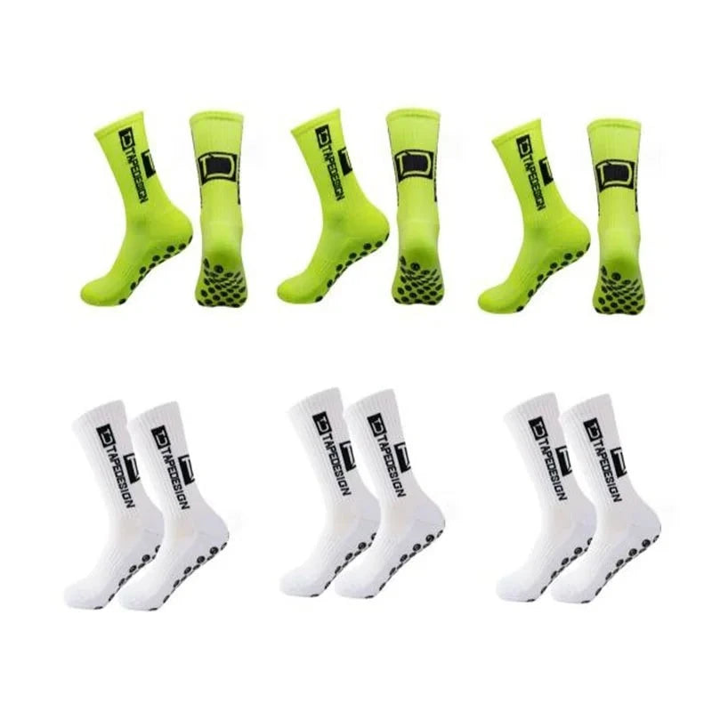 Experimente o máximo conforto e performance com o Kit de Meias Esportivas Antiderrapantes. Feitas com materiais de alta qualidade, essas meias garantem durabilidade, conforto e segurança durante seus treinos e atividades esportivas. Aproveite!