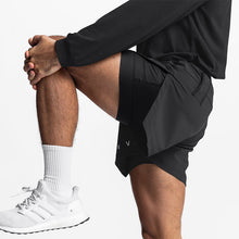 Carregar imagem no visualizador da galeria, Experimente a excelência com os Shorts Free Running OlimpoFit. Desenvolvidos para desempenho máximo, esses shorts de secagem rápida oferecem estilo e conforto incomparáveis. Liberte sua corrida com a moda esportiva definitiva da OlimpoFit.
