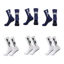 Carregar imagem no visualizador da galeria, Experimente o máximo conforto e performance com o Kit de Meias Esportivas Antiderrapantes. Feitas com materiais de alta qualidade, essas meias garantem durabilidade, conforto e segurança durante seus treinos e atividades esportivas. Aproveite!
